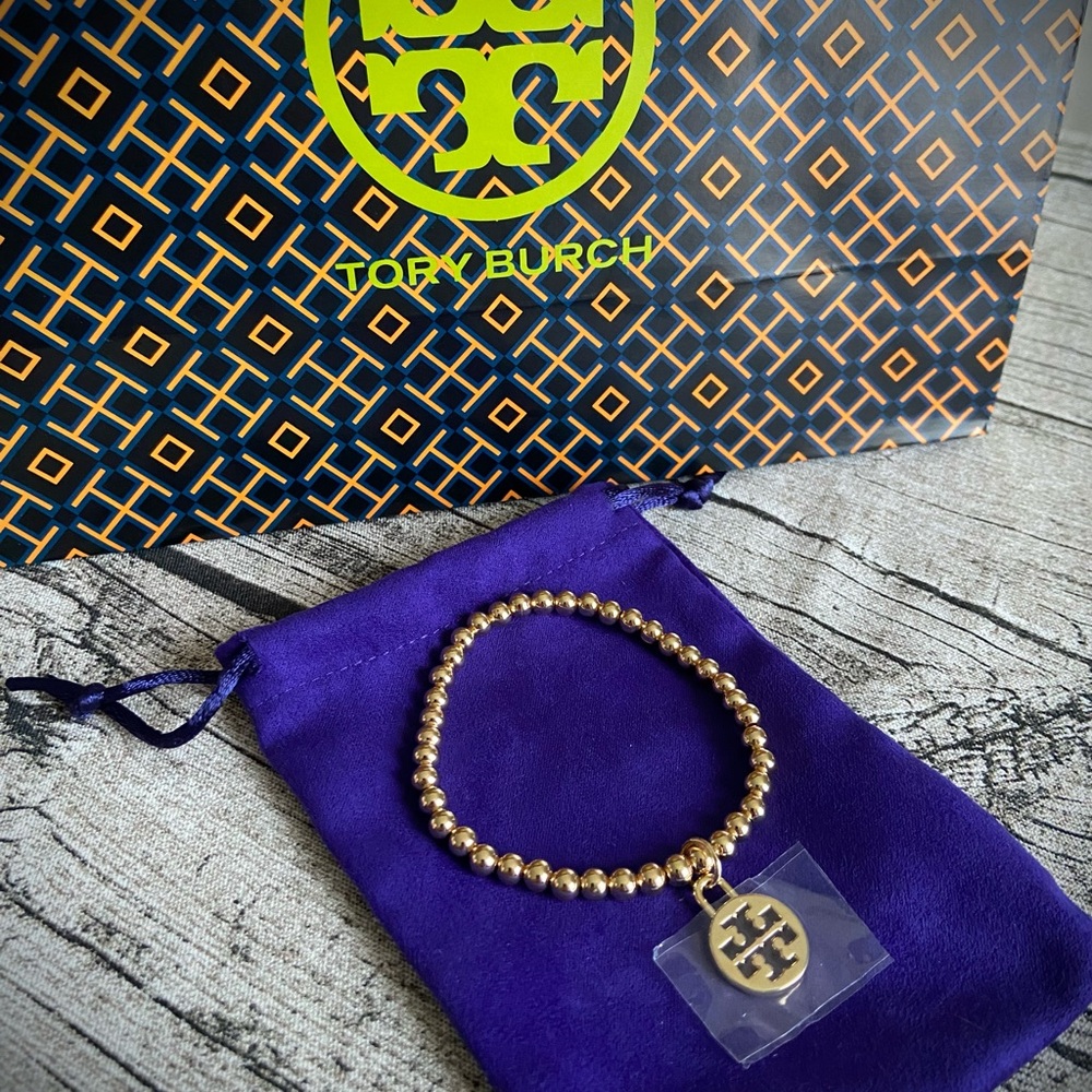 Last one! ⏰ NWT Gorgeous stretchy bracelet w/Tory Burch logo charm + gift wrap - Picture 8 of 13